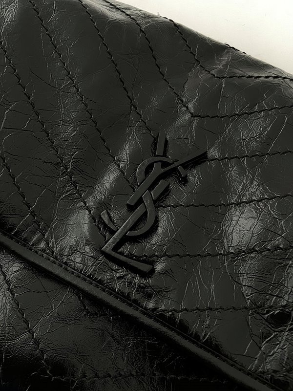 생로랑 빈티지 가죽 소재 NIKI [매장가 463만원대]