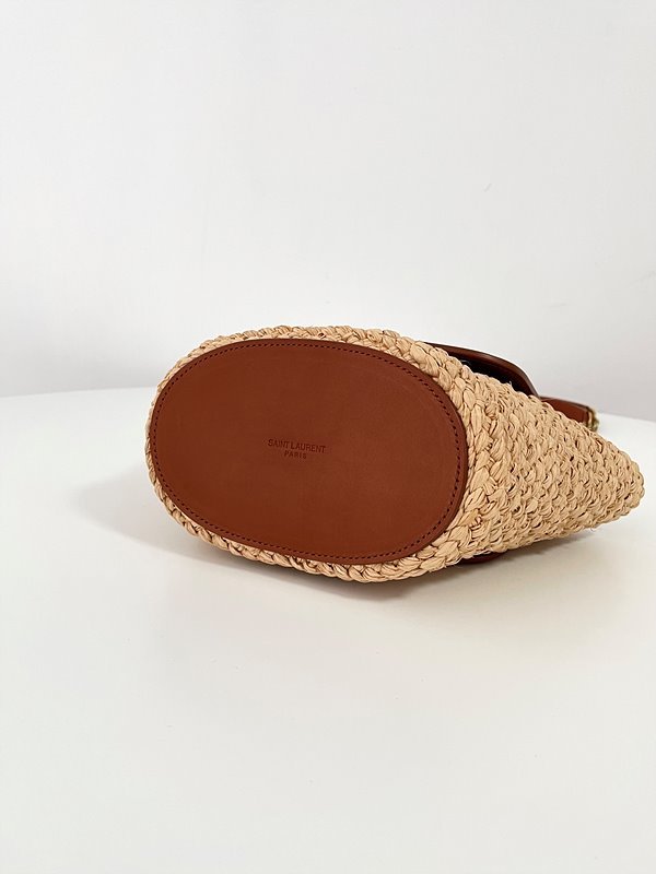 생로랑 라피아 및 빈티지 베지터블 태닝 가죽 소재의 MANON 미니 백 [매장가 235 만원대]