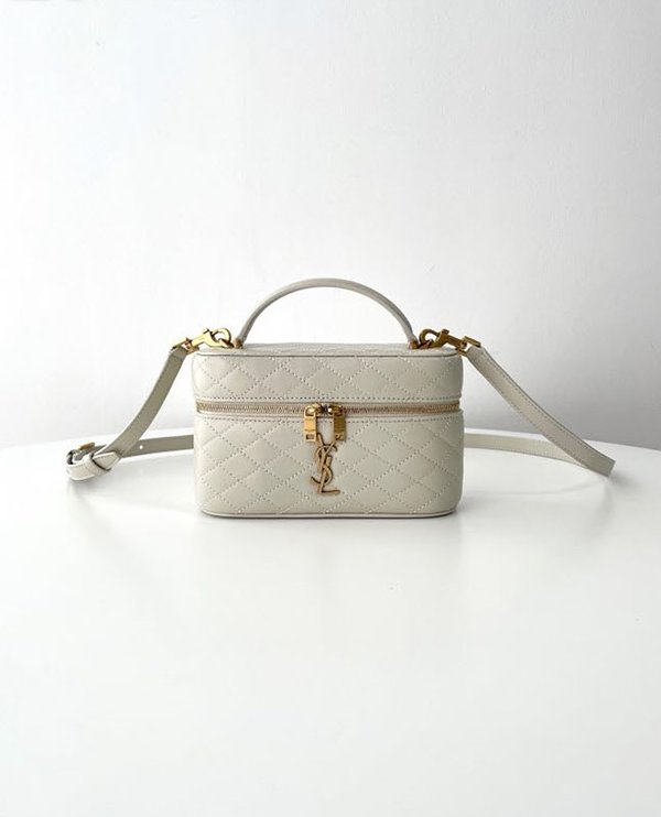 생로랑 양가죽 GABY 화장대 가방 [매장가 275만원대]