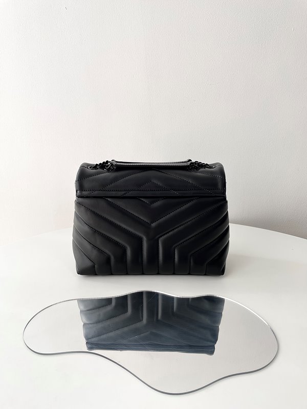 생로랑 퀄팅 가죽 소재 LOULOU 스몰 [매장가 405만원대]