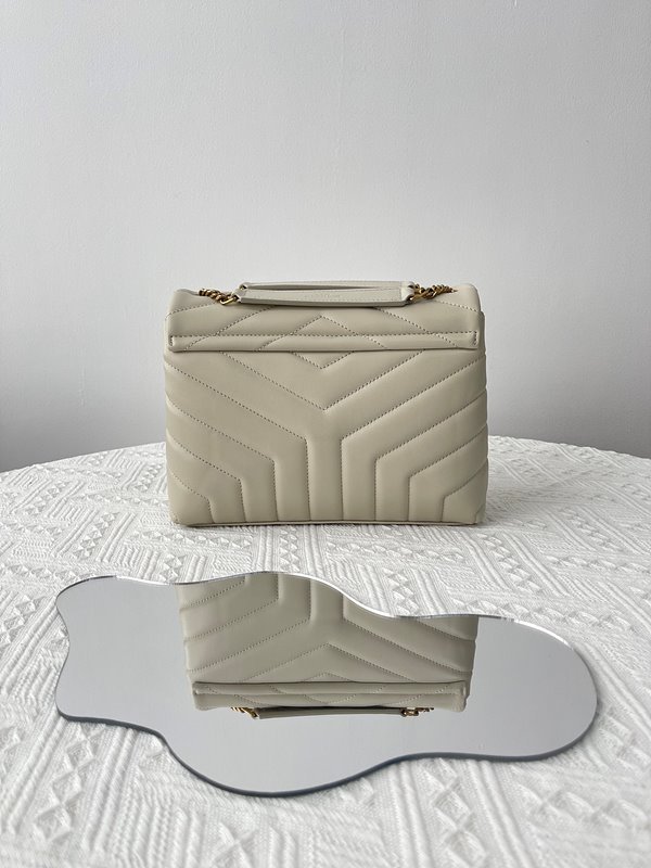 생로랑 퀄팅 가죽 소재 LOULOU 스몰 [매장가 405만원대]