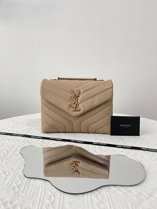 생로랑 퀄팅 가죽 소재 LOULOU 스몰 [매장가 405만원대]