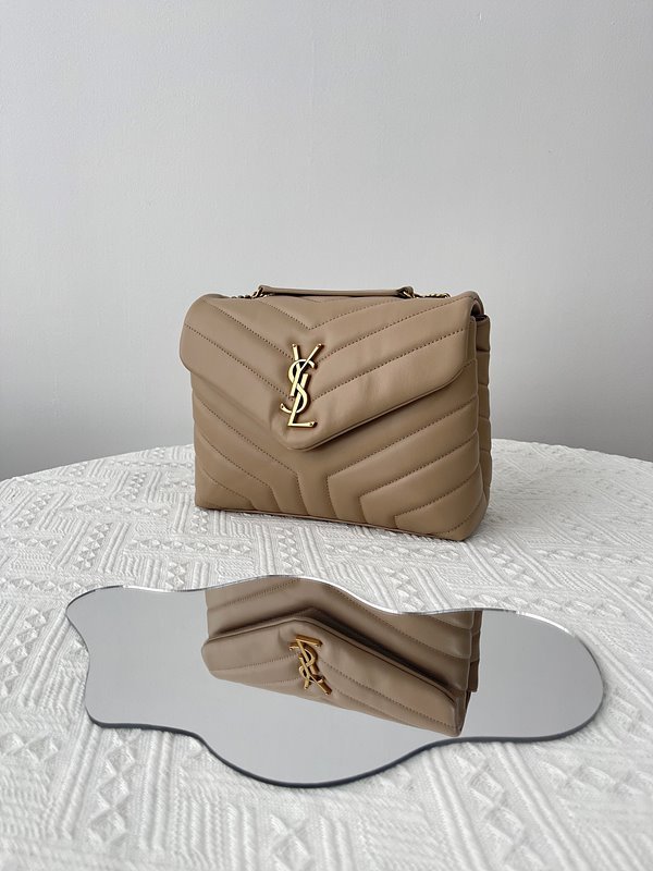 생로랑 퀄팅 가죽 소재 LOULOU 스몰 [매장가 405만원대]