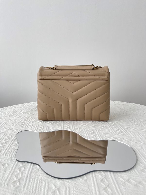 생로랑 퀄팅 가죽 소재 LOULOU 스몰 [매장가 405만원대]