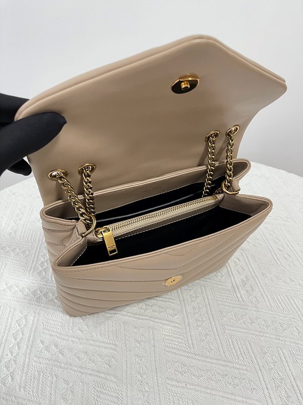 생로랑 퀄팅 가죽 소재 LOULOU 스몰 [매장가 405만원대]