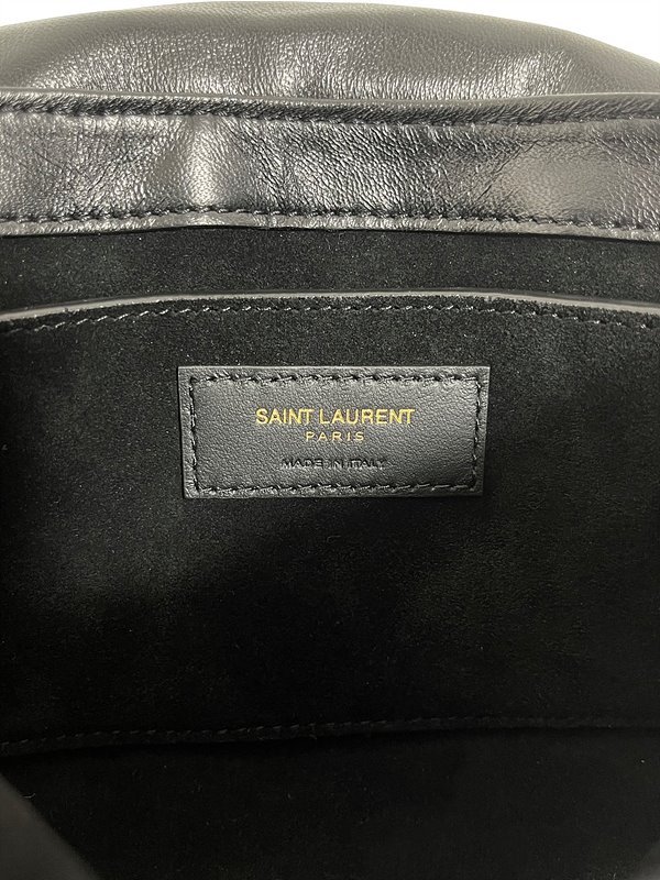 생로랑 퀄트 처리된 램스킨 소재의 LE 57 숄더백 [매장가 389만원대]