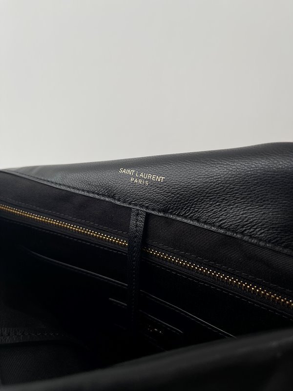 생로랑 양가죽 소재의 JAMIE 4.3 [매장가 569만원대]