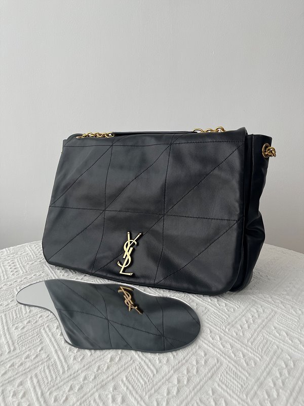 생로랑 양가죽 소재의 JAMIE 4.3 [매장가 569만원대]