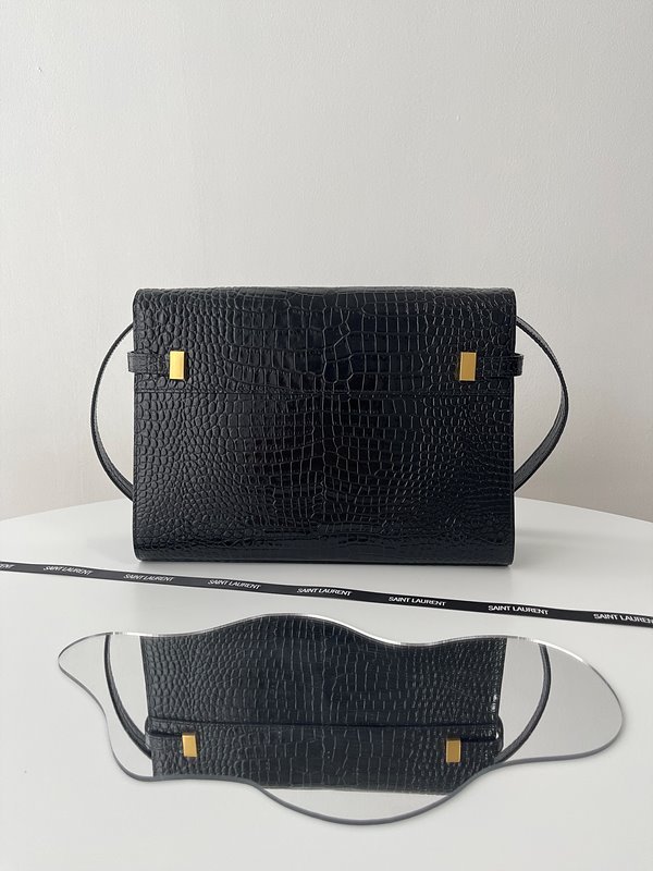 생로랑 샤이니 크로커다일 엠보스드 가죽 소재의 MANHATTAN [매장가 405만원대]