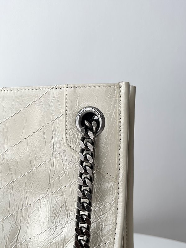 생로랑 빈티지 가죽 소재 NIKI 쇼핑백 [매장가 309만원대]