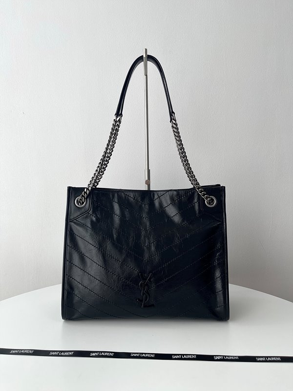 생로랑 빈티지 가죽 소재 NIKI 쇼핑백 [매장가 309만원대]