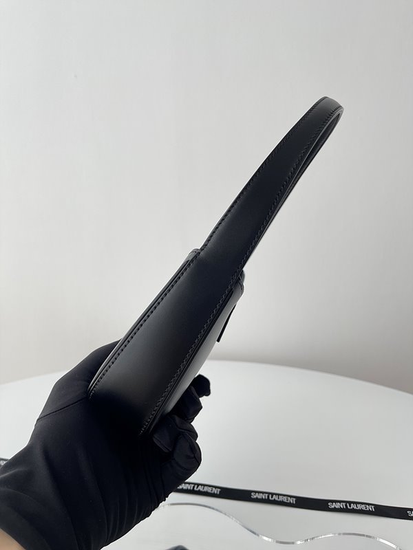 생로랑 새틴 소재 5 A 7 미니 [매장가 209만원대]