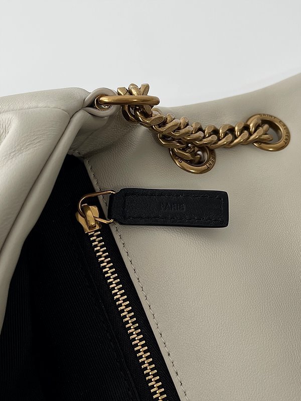 생로랑 램스킨 소재의 CALYPSO [매장가 389만원대]