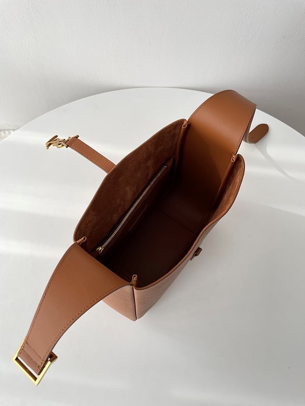 생로랑 그레인 가죽 소재 스몰 5 A 7 [매장가 355만원대]