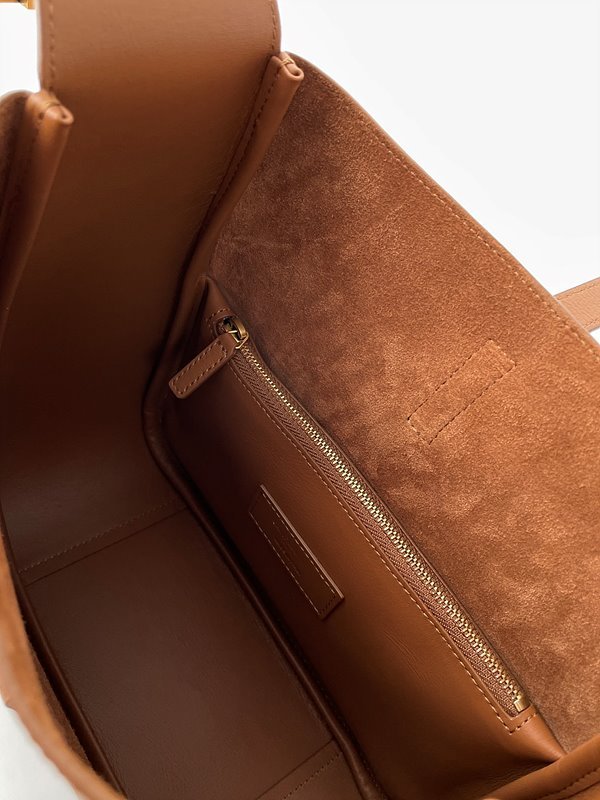 생로랑 그레인 가죽 소재 스몰 5 A 7 [매장가 355만원대]