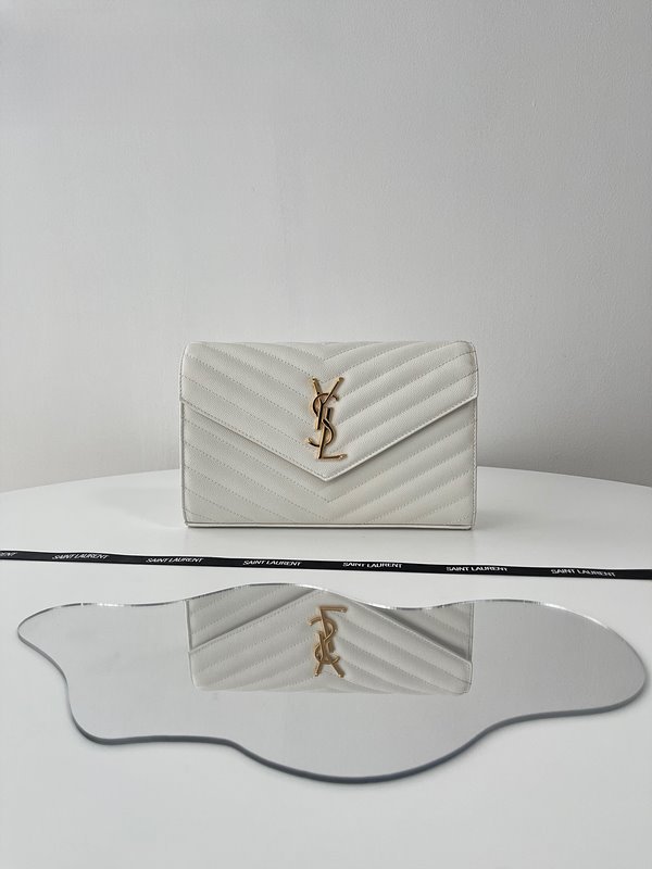 생로랑 그랑 드 뿌드르 가죽 소재 CASSANDRE 클래식 체인 지갑 [매장가 235만원대]