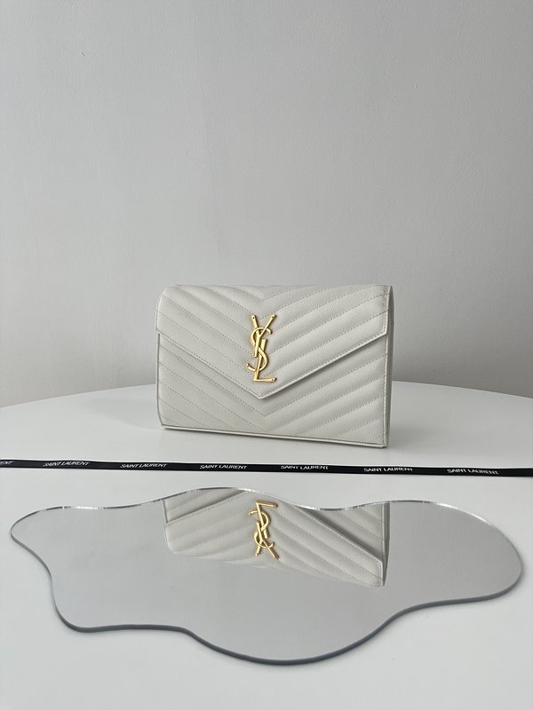 생로랑 그랑 드 뿌드르 가죽 소재 CASSANDRE 클래식 체인 지갑 [매장가 235만원대]