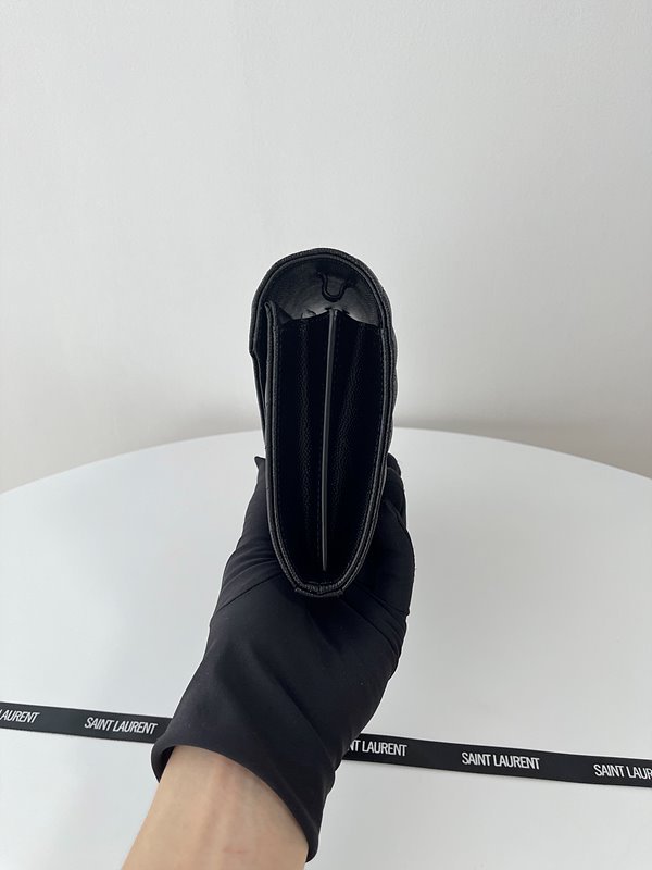 생로랑 그랑 드 뿌드르 가죽 소재 CASSANDRE 클래식 체인 지갑 [매장가 235만원대]