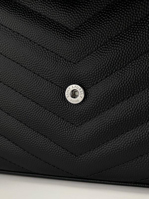 생로랑 그랑 드 뿌드르 가죽 소재 CASSANDRE 클래식 체인 지갑 [매장가 235만원대]