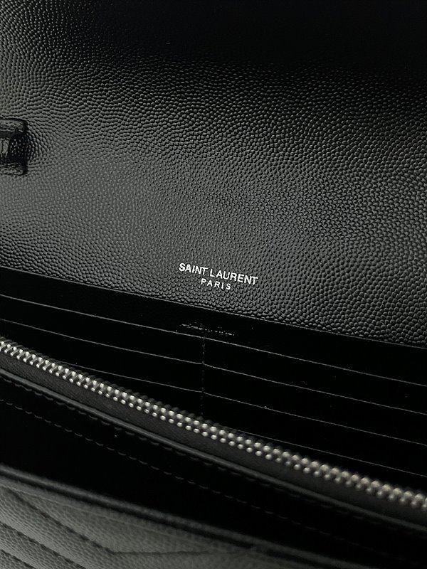 생로랑 그랑 드 뿌드르 가죽 소재 CASSANDRE 클래식 체인 지갑 [매장가 235만원대]