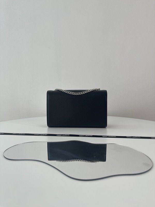 생로랑 그랑 드 뿌드르 가죽 KATE 스몰백 [매장가 279만원대]