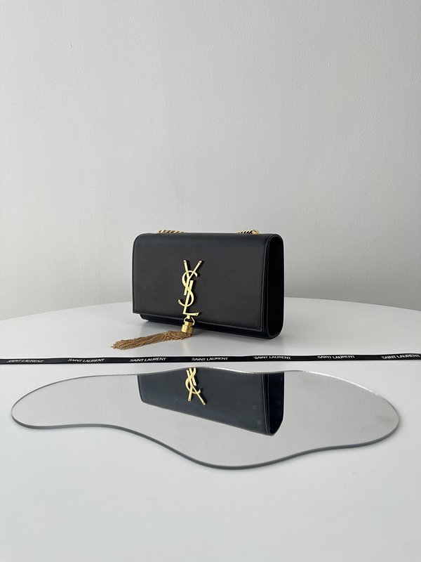 생로랑 그랑 드 뿌드르 가죽 KATE 스몰 태슬백 [매장가 315만원대]