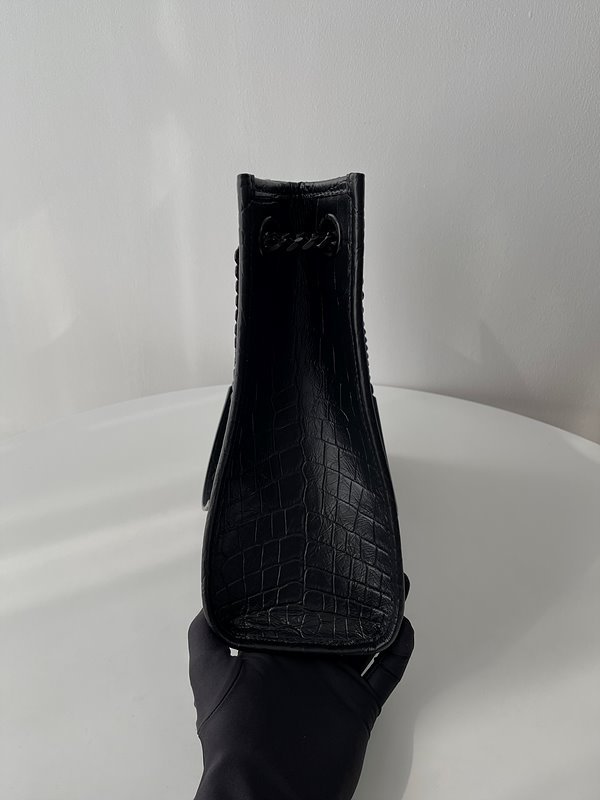 생로랑 NIKI 미디엄 쇼핑백 [매장가 340만원대]