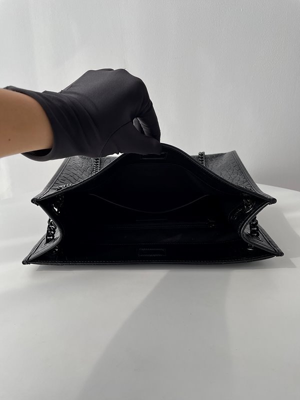 생로랑 NIKI 미디엄 쇼핑백 [매장가 340만원대]