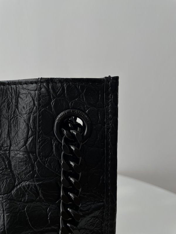 생로랑 NIKI 미디엄 쇼핑백 [매장가 340만원대]