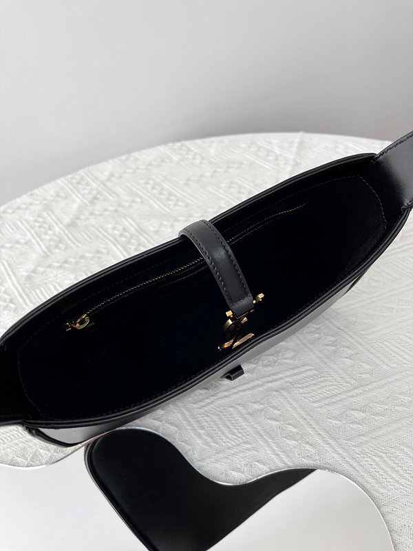 생로랑 스무드 가죽 5 A 7 [매장가 319만원대]