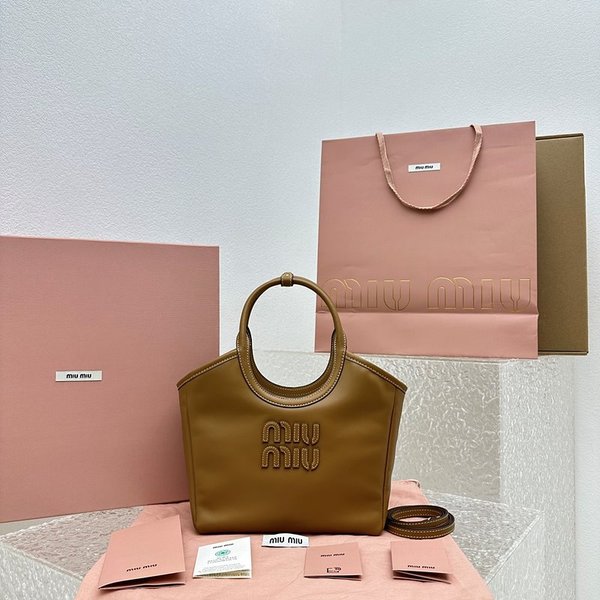 미우미우 아이비 가죽 백 라지 브라운 [매장가 330만원대]