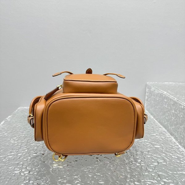 미우미우 가죽 미디엄 백팩 코냑 [매장가 465만원대]