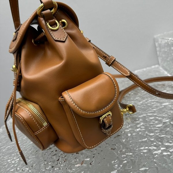 미우미우 가죽 미디엄 백팩 코냑 [매장가 465만원대]