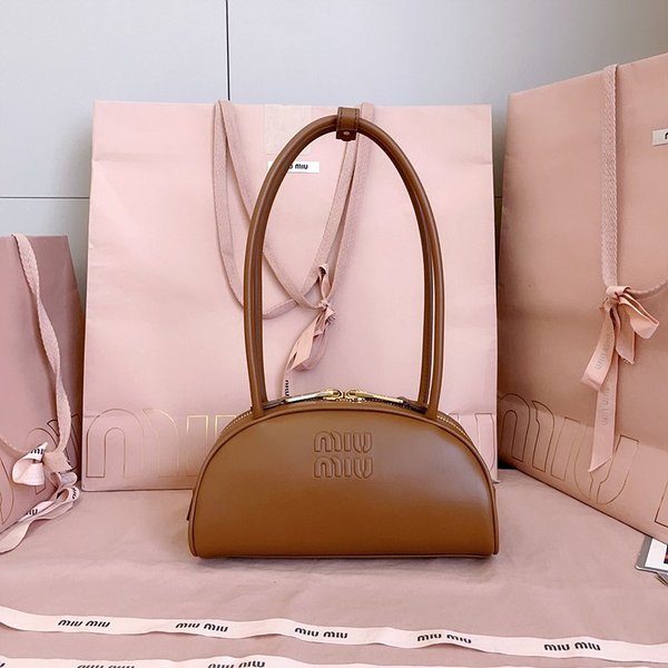 미우미우 가죽 보 스몰백 코냑 [매장가 340만원대]