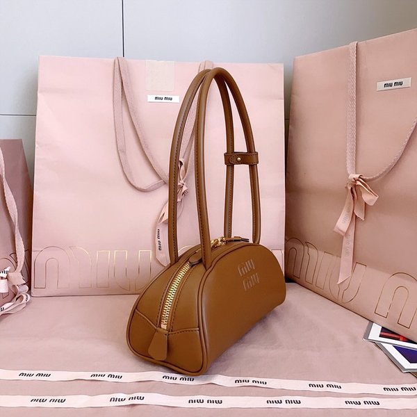 미우미우 가죽 보 스몰백 코냑 [매장가 340만원대]