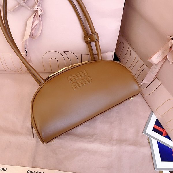 미우미우 가죽 보 스몰백 코냑 [매장가 340만원대]