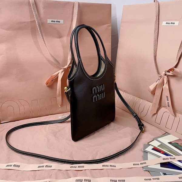 미우미우 아이비 가죽 미니 핸드백 [매장가 245만원대]