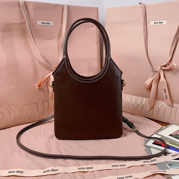 미우미우 아이비 가죽 미니 핸드백 [매장가 245만원대]