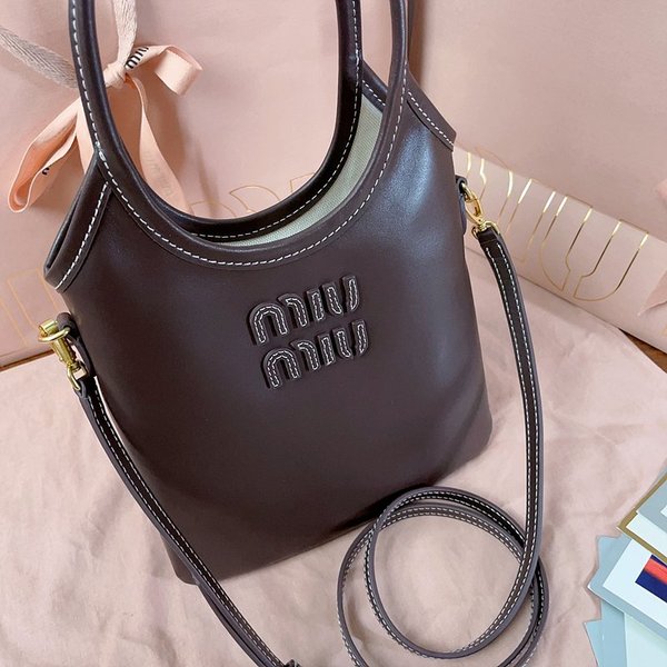 미우미우 아이비 가죽 미니 핸드백 [매장가 245만원대]