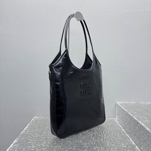 미우미우 아이비 가죽백 블랙 [매장가 310만원대]