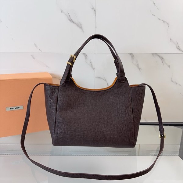 미우미우 가죽 핸드백 다크 브라운/파파야 [매장가 395만원대]
