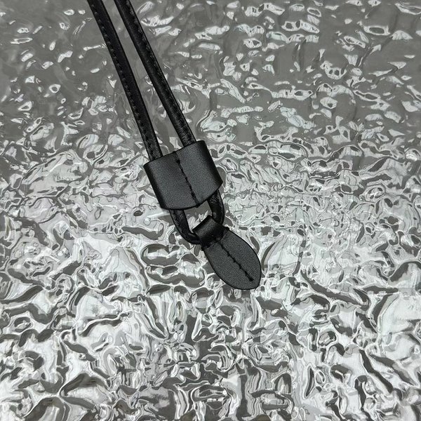 미우미우 우븐 패브릭 미니 백 [매장가 149만원대]