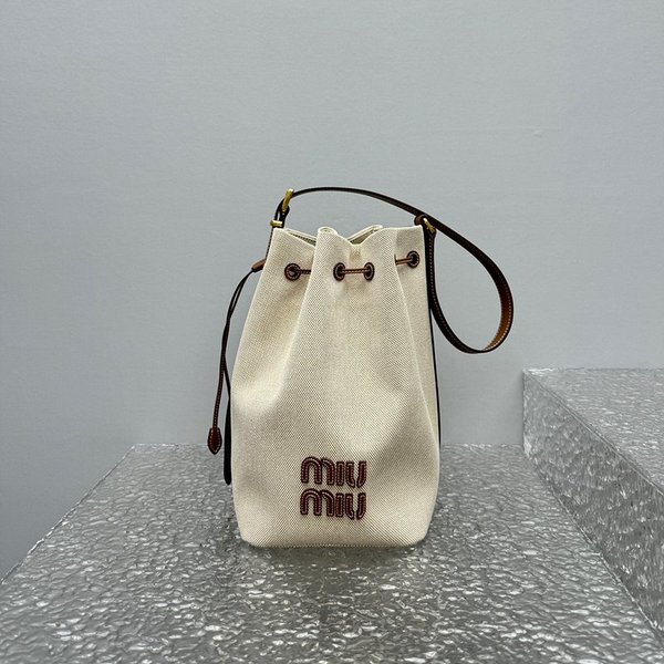 미우미우 캔버스 및 가줏 버킷 백 [매장가 275만원대]