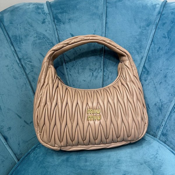 미우미우 완더 마테라쎄 나파 가죽 호보 라지 백  / 카메오 [420만원대]