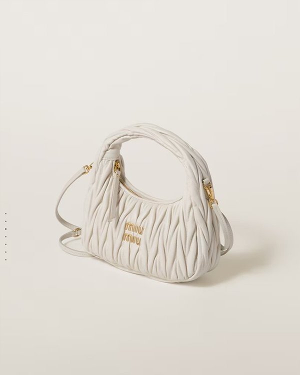 미우미우 완더 마테라쎄 나파 가죽 호보 미디움 백  / 화이트 [330만원대]