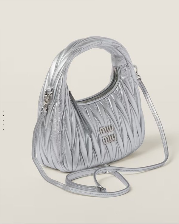 미우미우 완더 마테라쎄 나파 가죽 호보 미디움 백  / 실버 [330만원대]