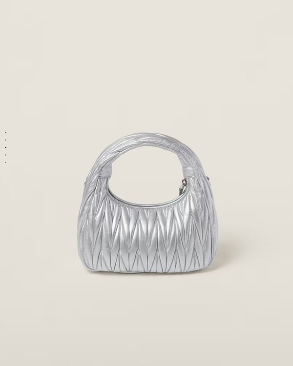 미우미우 완더 마테라쎄 나파 가죽 호보 미디움 백  / 실버 [330만원대]