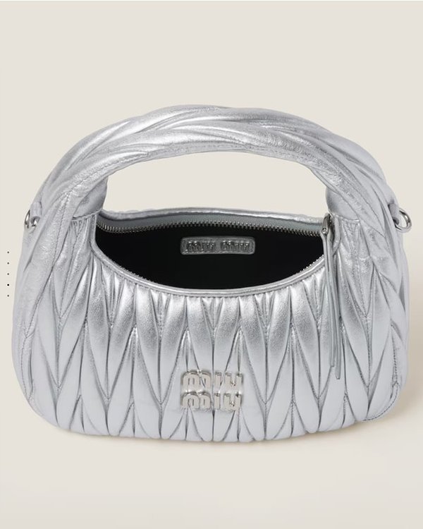 미우미우 완더 마테라쎄 나파 가죽 호보 미디움 백  / 실버 [330만원대]