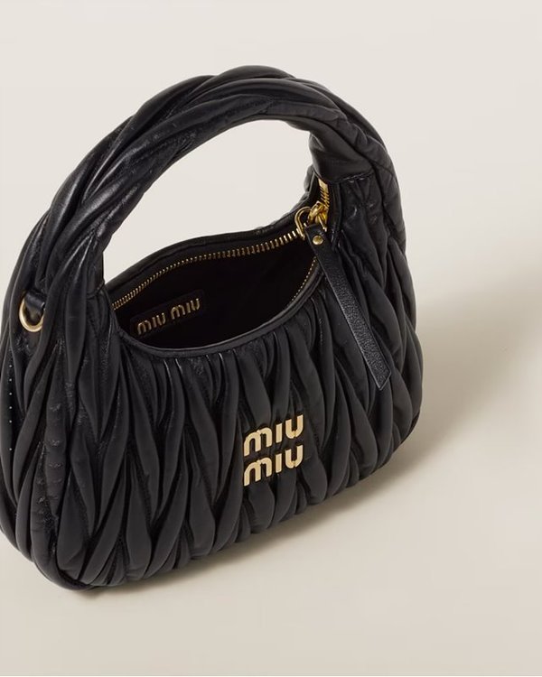 미우미우 완더 마테라쎄 나파 가죽 호보 미디움 백  / 블랙 [330만원대]