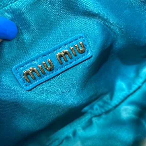 미우미우 완더 마테라쎄 나파 가죽 호보 미디움 백  / 마리나블루 [330만원대]
